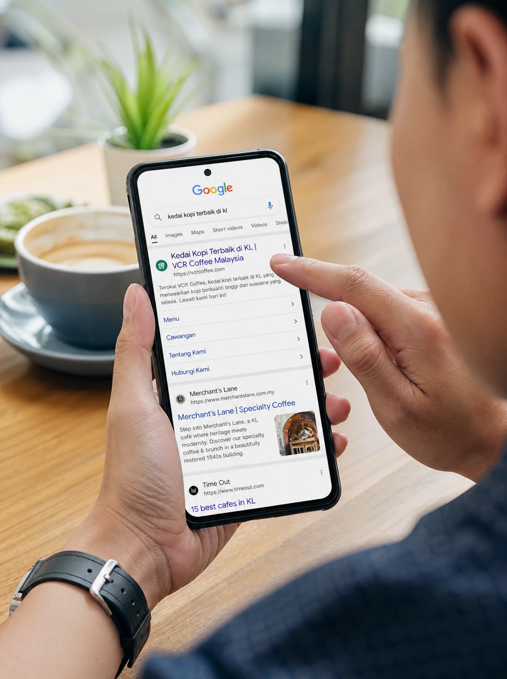 Pelanggan Malaysia mencari perniagaan tempatan di Google
