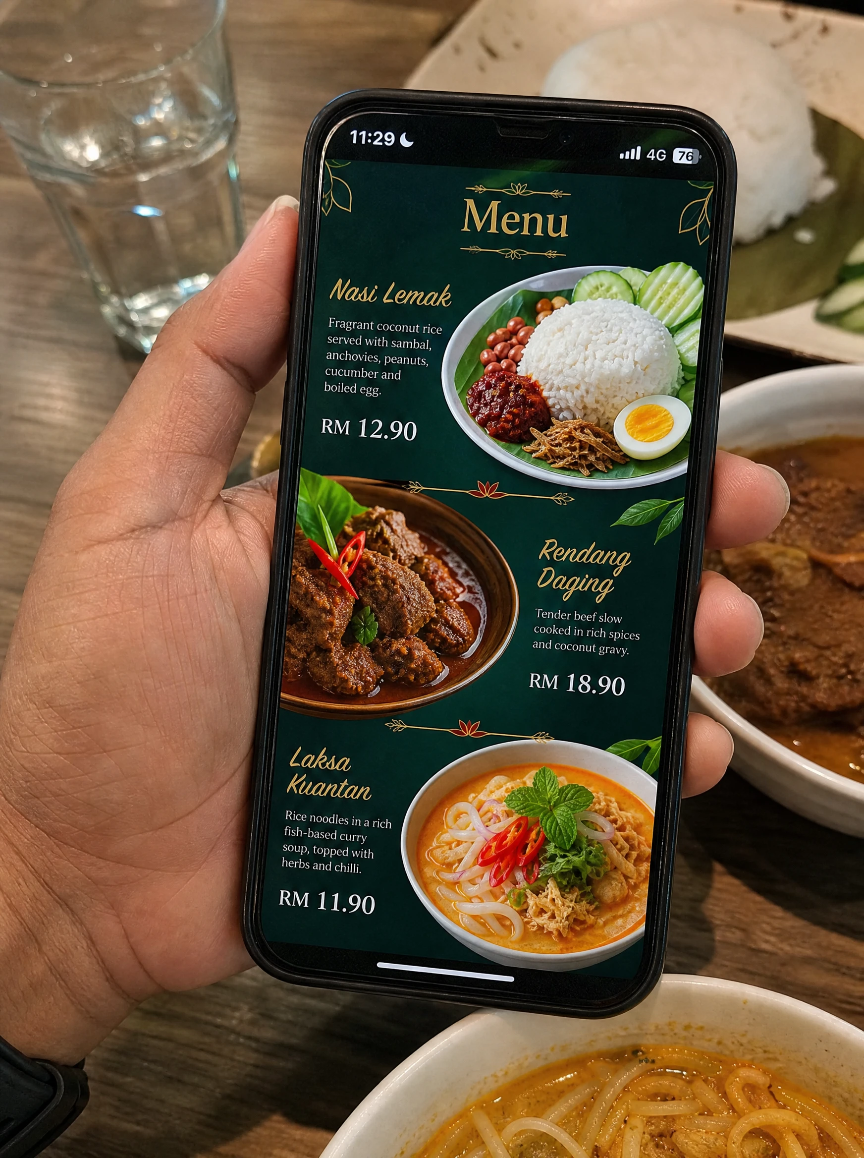 Menu online digital restoran Malaysia pada smartphone